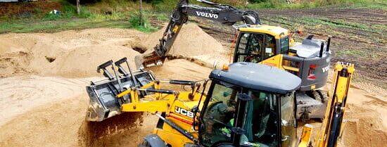 Ekipa FundaBet przy wykonyaniu wykopu pod płytę fundamentową