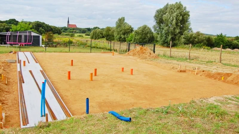Instalacja kanalizacji pod płytą fundamentową 